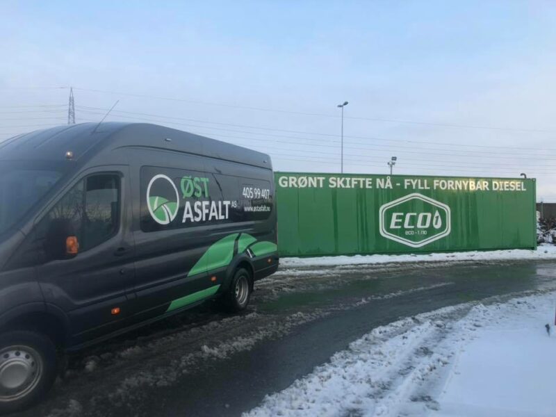 asfalt på gårdsplassen