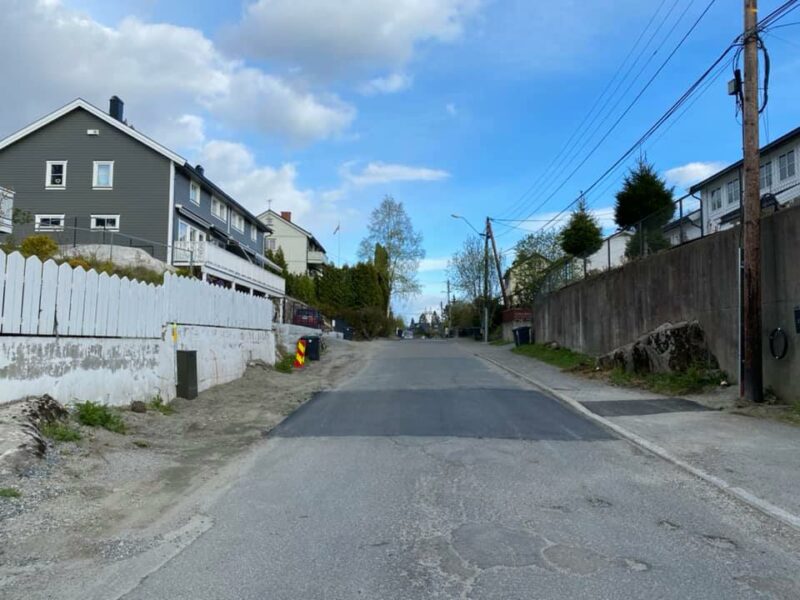 Kald asfalt - Eksempelfoto på reparering med asfalt