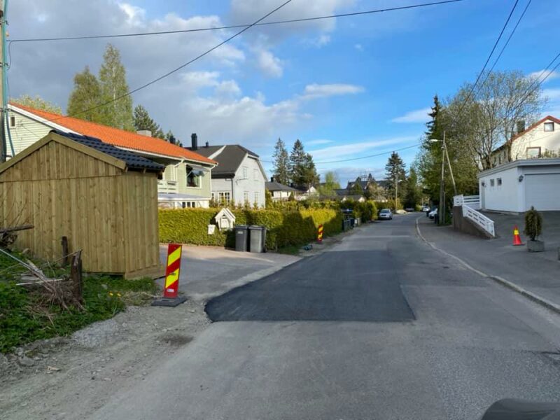 Kald asfalt - Eksempelfoto på reparering med asfalt